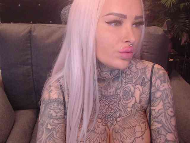 Model: MilaElaine