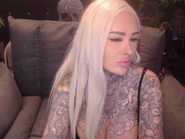 Model: MilaElaine