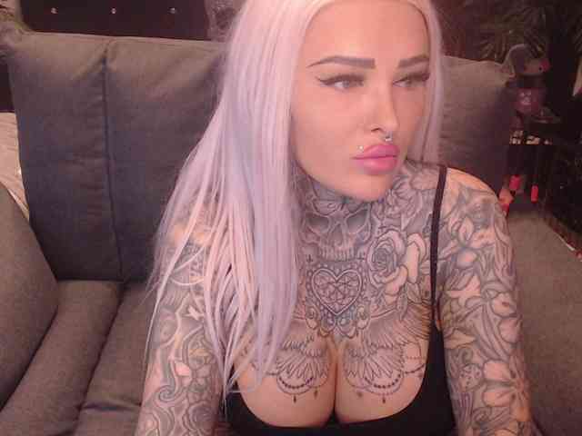 MilaElaine webcam