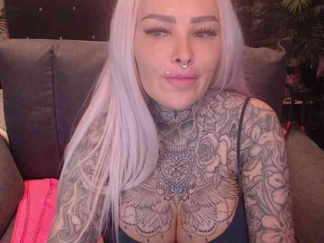 MilaElaine webcam