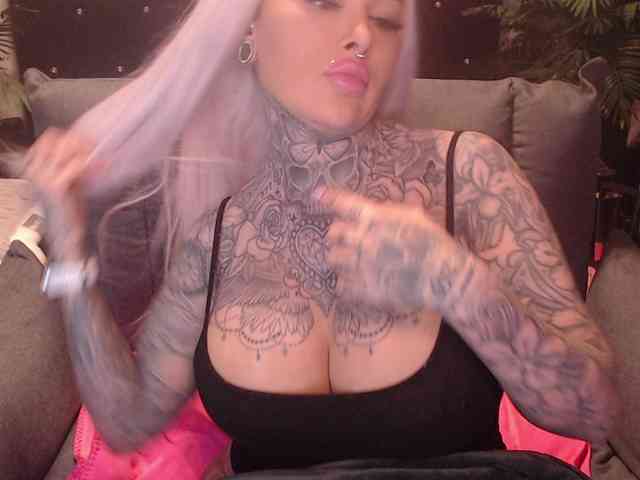 MilaElaine webcam