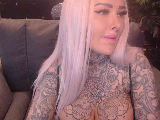 Model: MilaElaine