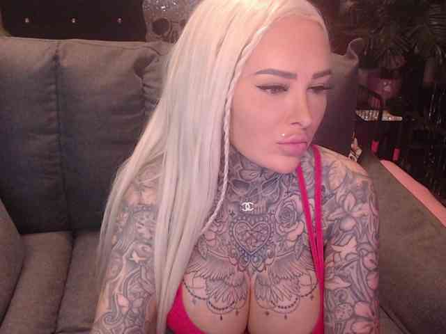 Model: MilaElaine