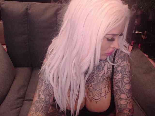 Model: MilaElaine