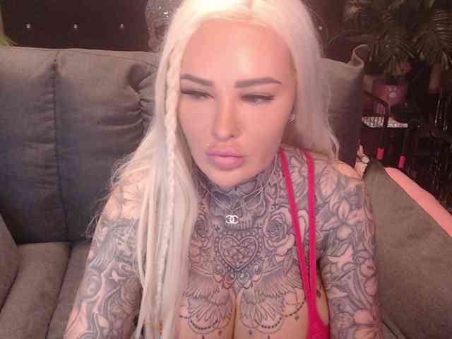 MilaElaine webcam