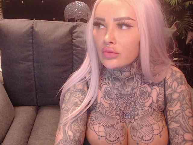 MilaElaine webcam