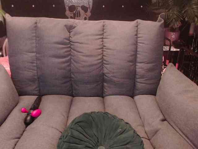 MilaElaine webcam