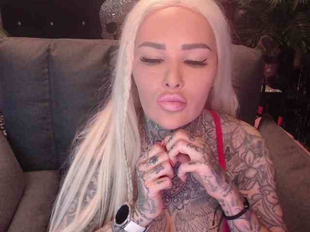 MilaElaine webcam