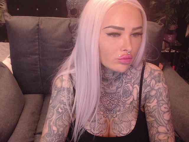MilaElaine webcam