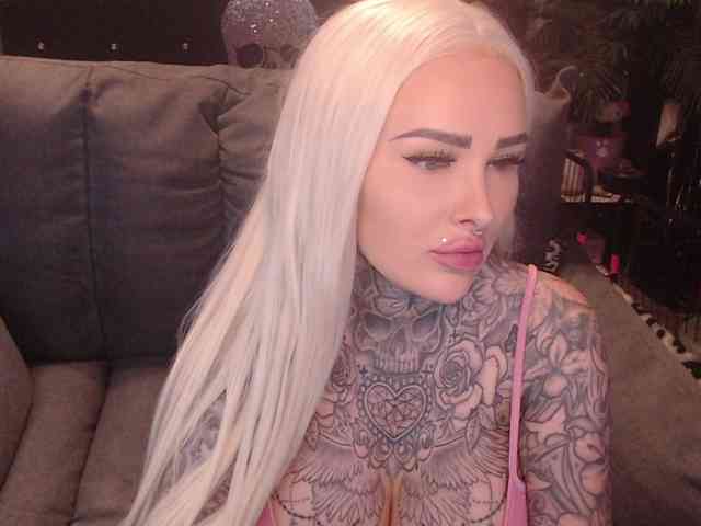 MilaElaine webcam