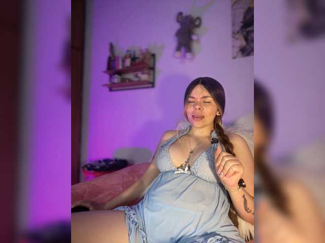 erika18love live cam on BongaCams