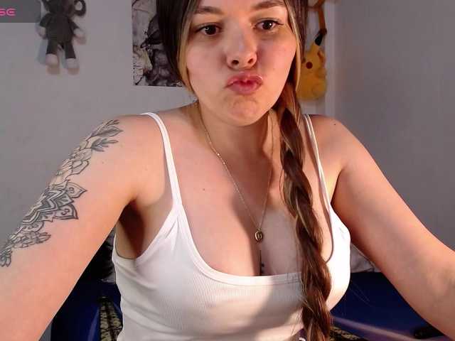 erika18love live cam on BongaCams