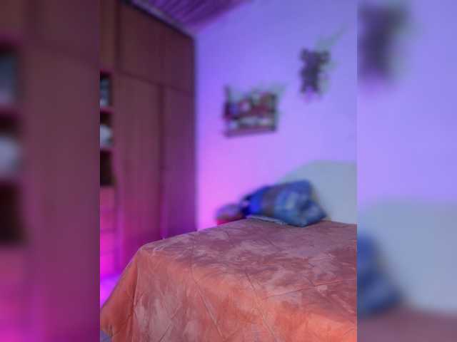 erika18love live cam on BongaCams
