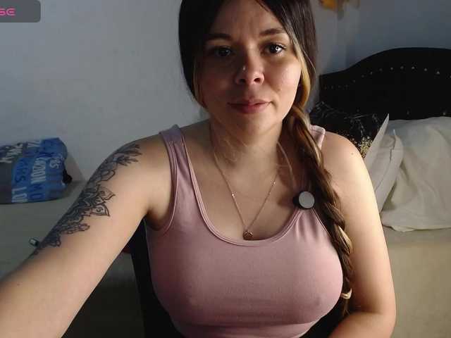 erika18love live cam on BongaCams