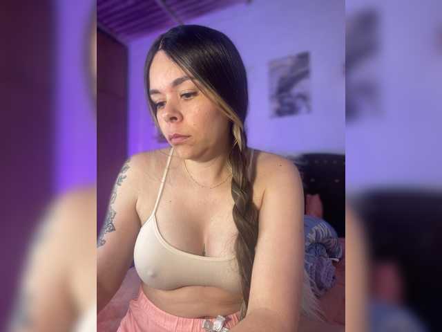 erika18love live cam on BongaCams