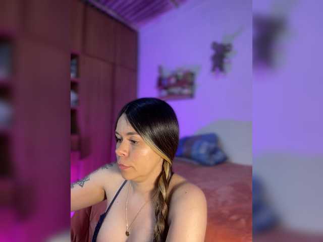 erika18love live cam on BongaCams