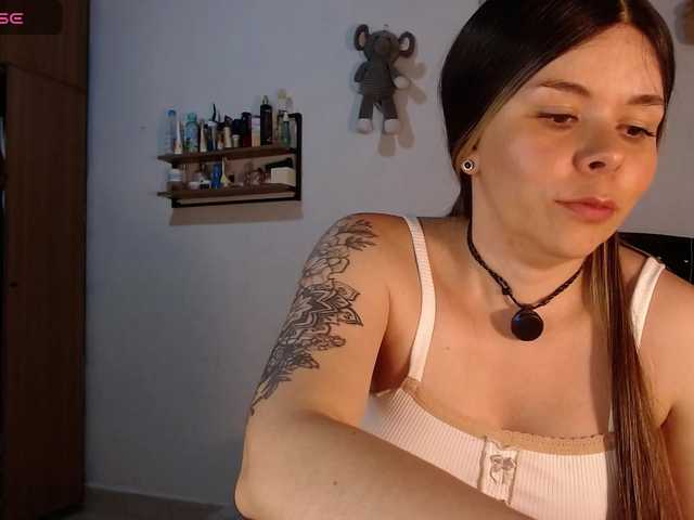 erika18love live cam on BongaCams