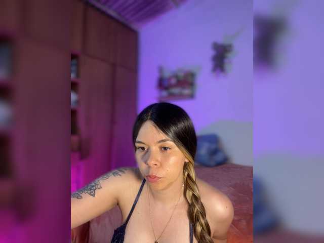 erika18love live cam on BongaCams