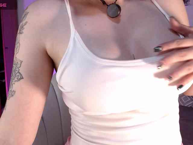 erika18love webcam