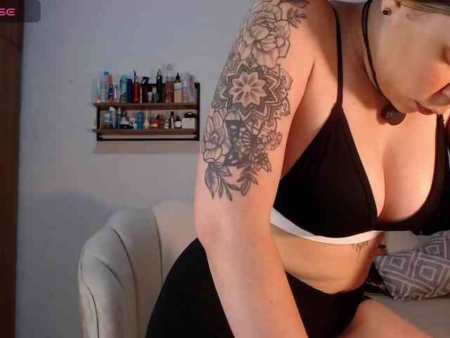 erika18love webcam