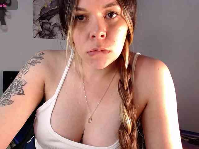 erika18love Live Webcam on BongaCams