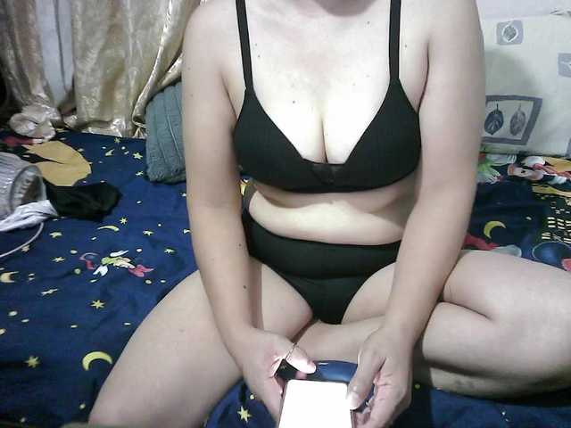 erica-4u live cam on BongaCams
