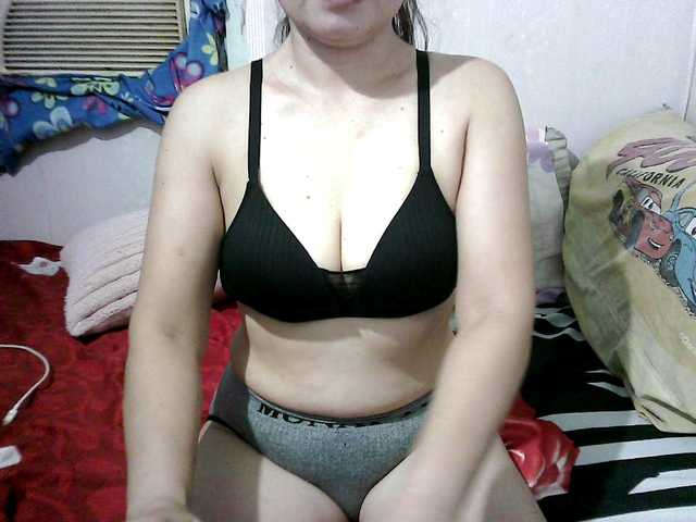 erica-4u live cam on BongaCams