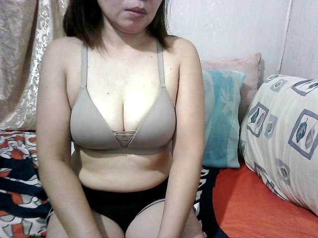 erica-4u live cam on BongaCams