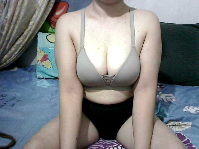 erica-4u's BongaCams show and profile