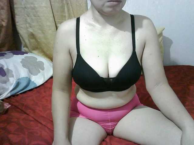 erica-4u live cam on BongaCams