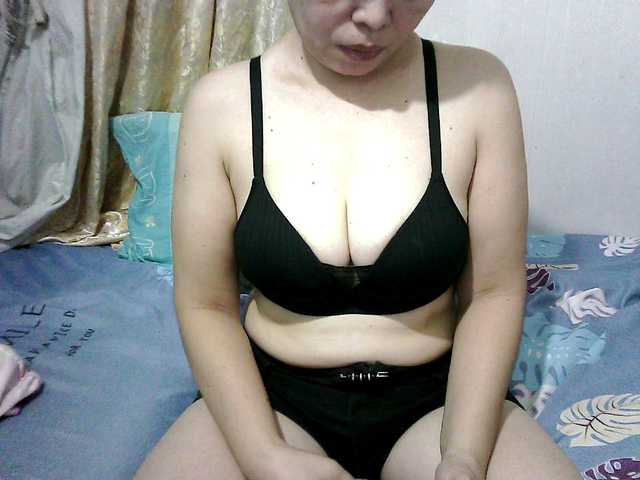 erica-4u's BongaCams show and profile