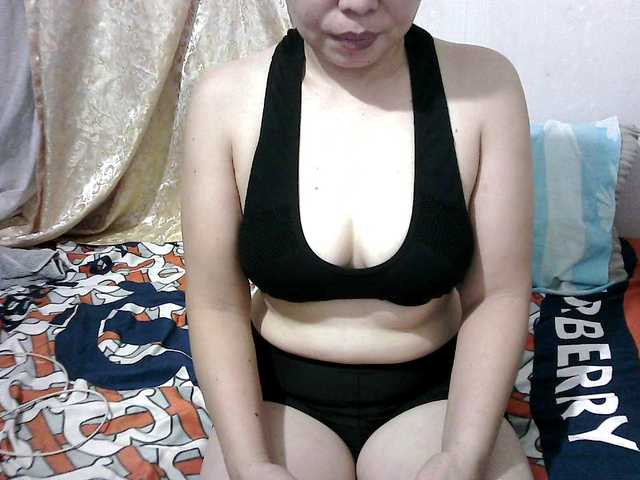 erica-4u live cam on BongaCams