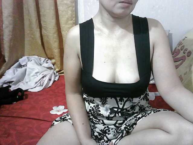erica-4u live cam on BongaCams