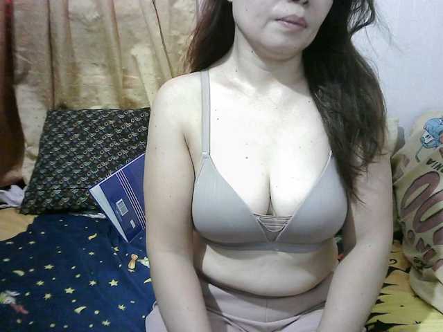 erica-4u live cam on BongaCams