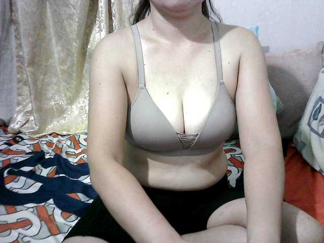 erica-4u live cam on BongaCams