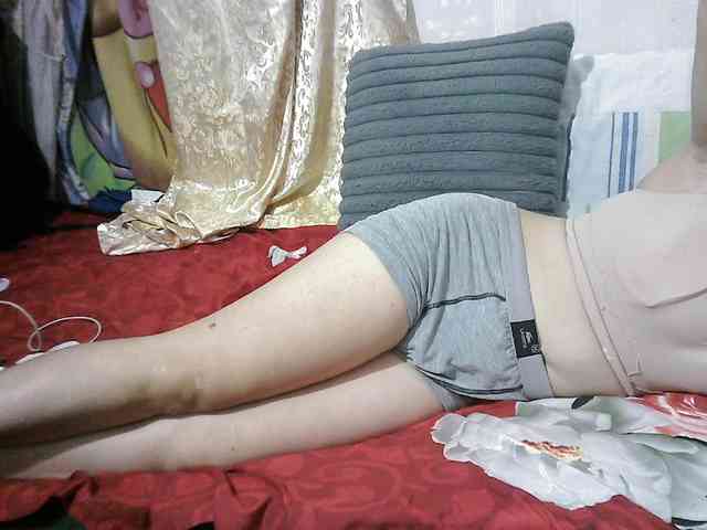 erica-4u Live Webcam on BongaCams