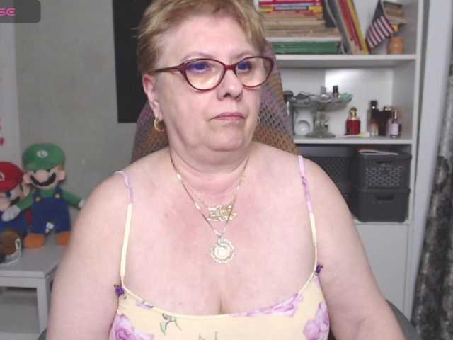 flamepussy's BongaCams show and profile