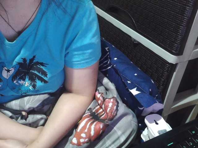 Cassiee — live female cam