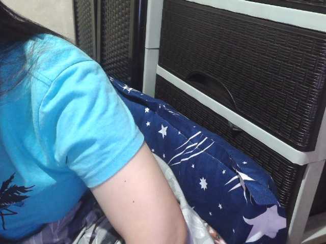 Cassiee — live female cam
