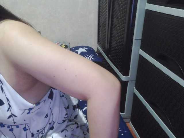 le modèle Cassiee est en webcam porno dans un show sur le site bongacams, il possède les tags suivants: Asian,Brunette,Trimmed
