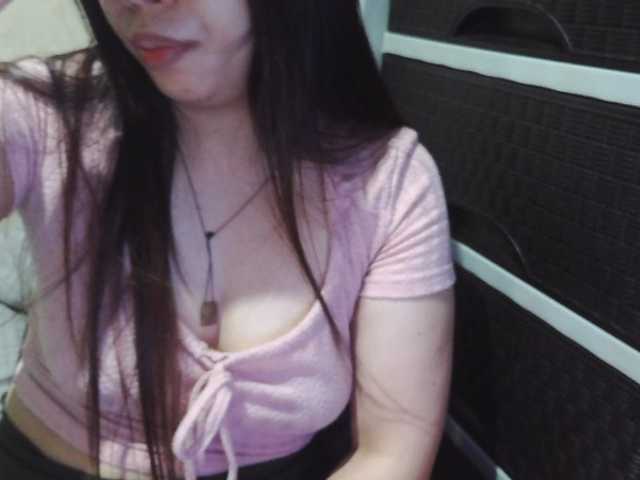le modèle Cassiee est en webcam porno dans un show sur le site bongacams, il possède les tags suivants: Asian,Brunette,Trimmed