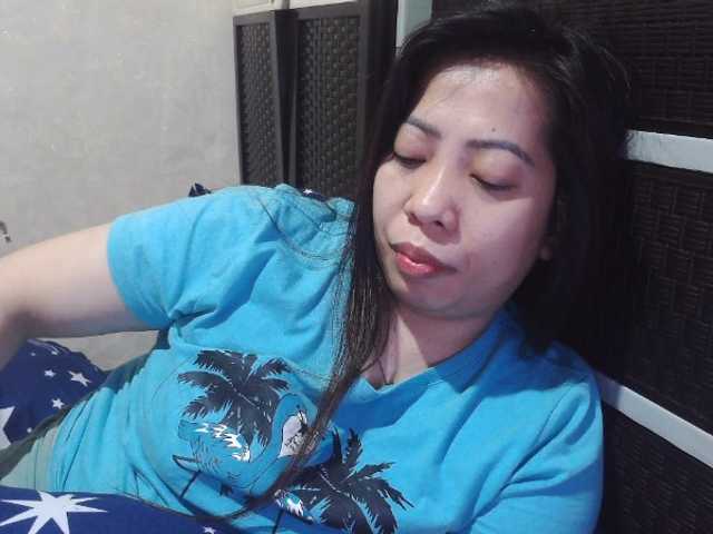 Cassiee — live female cam