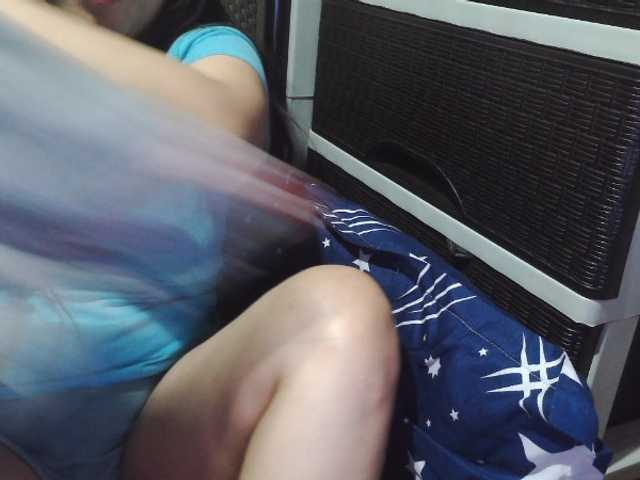 Cassiee — live female cam