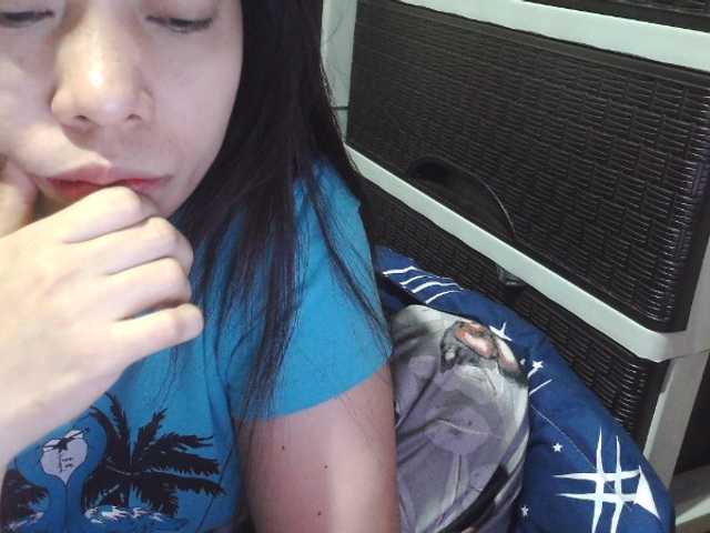 Cassiee — live female cam