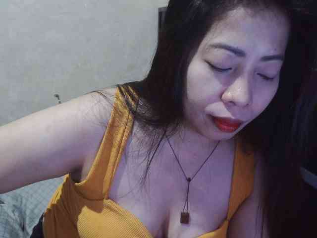 Cassiee webcam