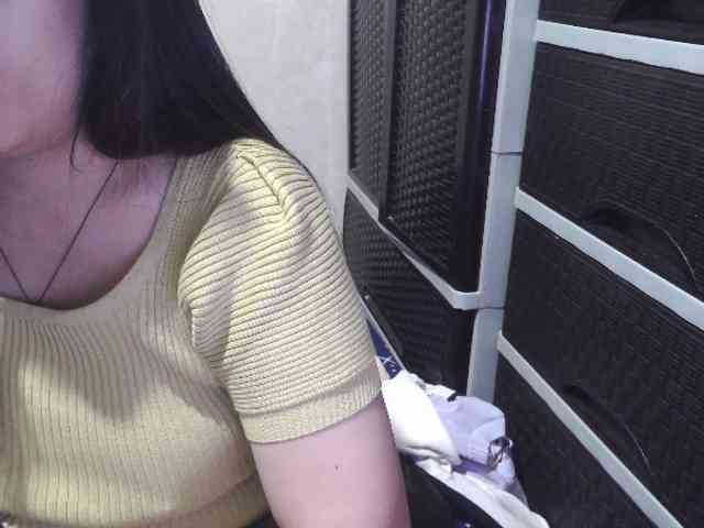 Cassiee webcam