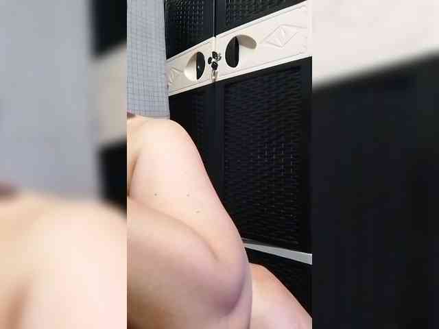 Cassiee webcam