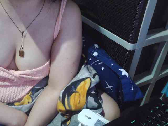 Cassiee webcam