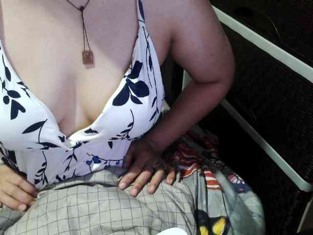 Cassiee webcam