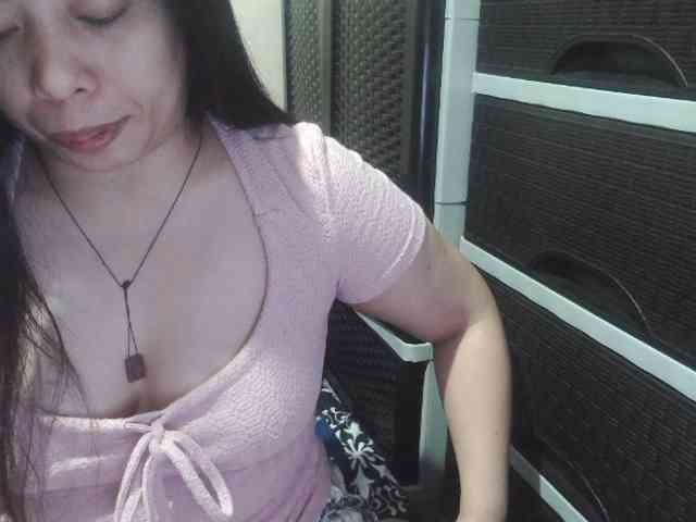 cassiee's live room